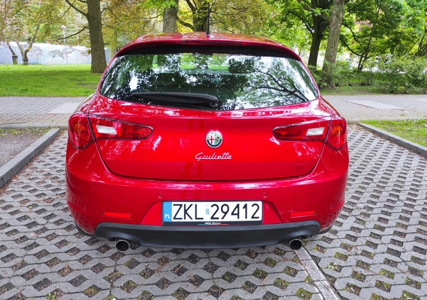 Alfa Romeo Giulietta cena 23700 przebieg: 291000, rok produkcji 2010 z Kołobrzeg małe 191